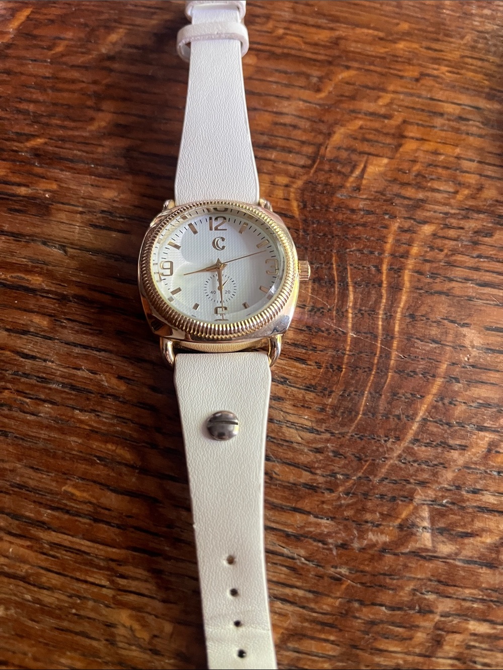 C White Leather-Style Strap Gold Accent Watch